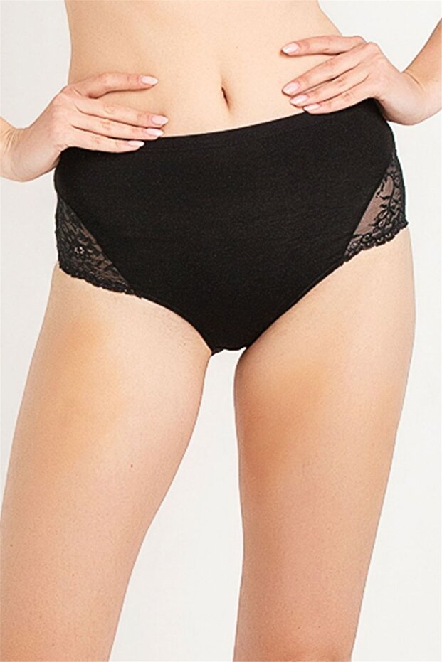 626 Women's Black Wide Brim Combed Fabric Low Lace Regular Panties