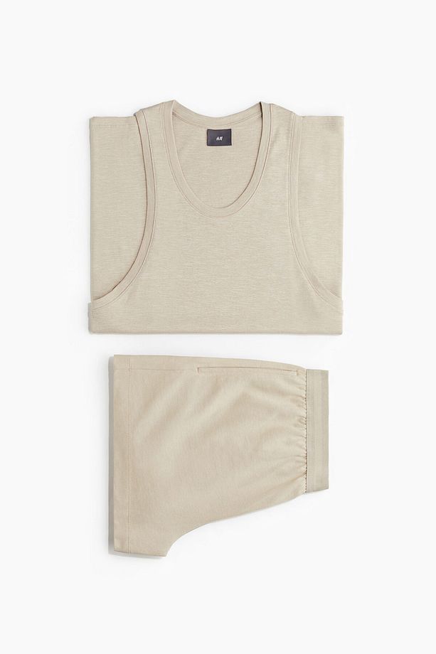 Kolsuz Üst ve Şortlu Pijama Takımı - 4