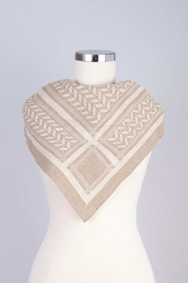 Desenli Triko Üçgen Şal - 6