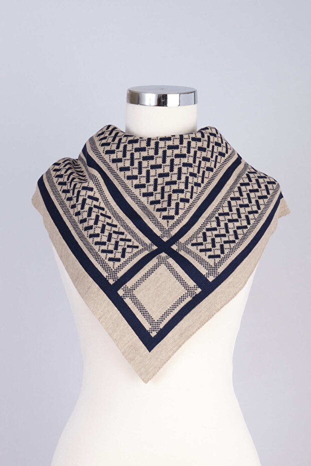 Desenli Triko Üçgen Şal - 7