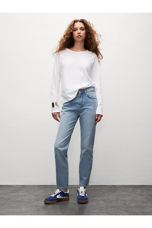 Wanda High Rise Slim Straight Trousers