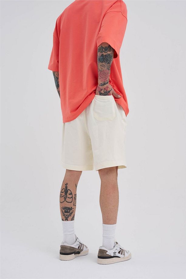 Erkek Cepli Basic Oversize Krem Şort - 2