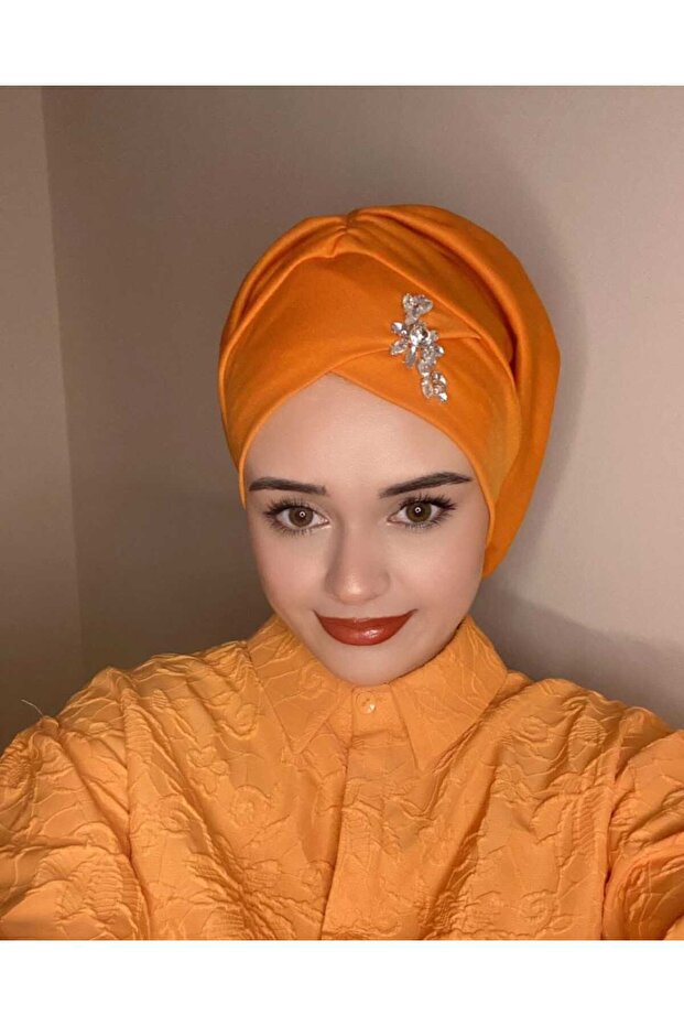 غطاء محرك السيارة الحجري الأنيق