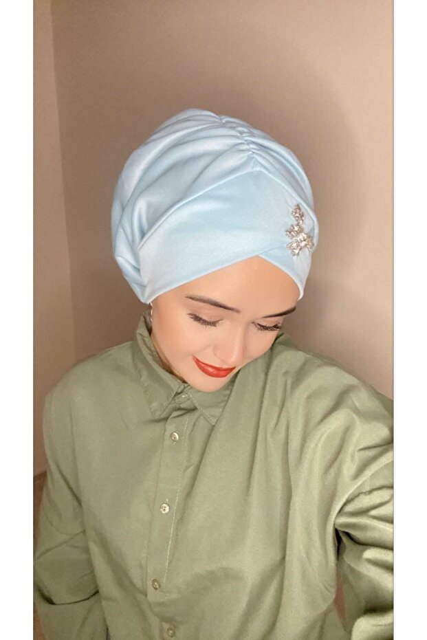 غطاء محرك السيارة الحجري الأنيق