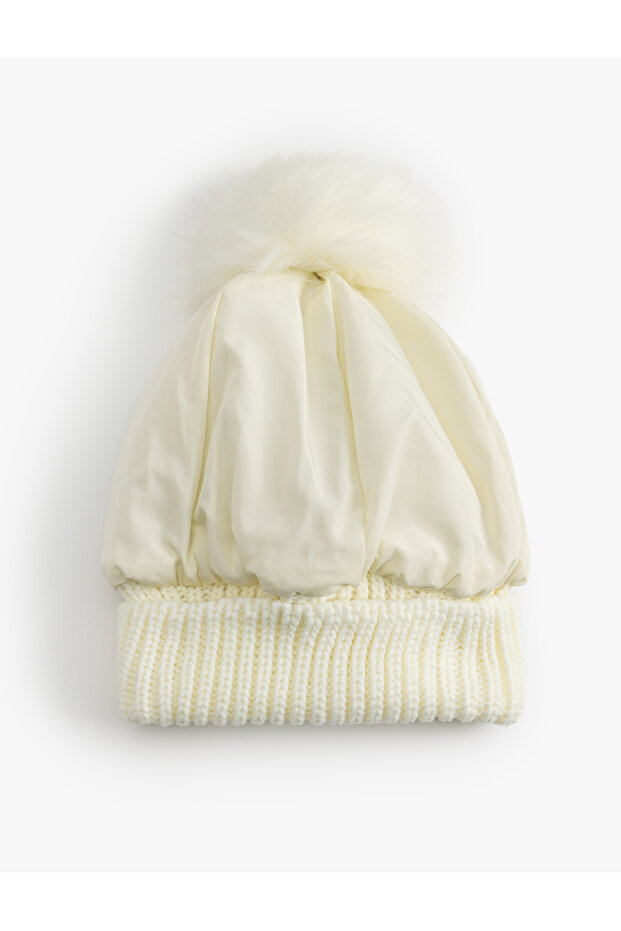 Beret Pompom Detailed Folded