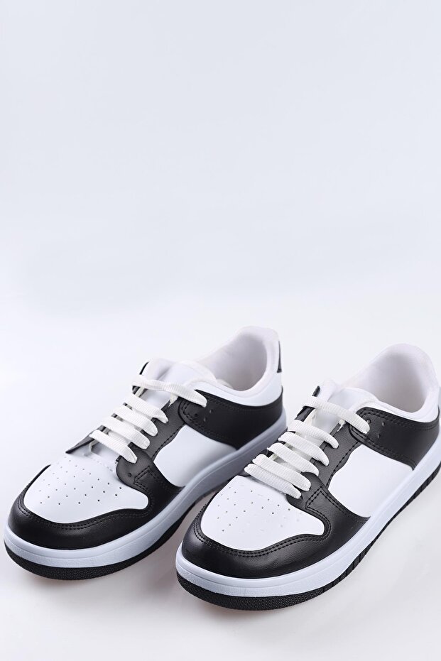 حذاء رياضي موديل 8585 باللون الأسود - 1