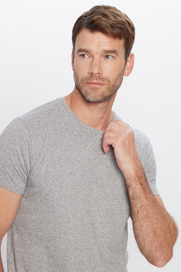 Erkek Slim Fit Dar Kesim Pamuklu Yumuşak Doku Likralı Esnek Kumaş Basic Gri Bisiklet Yaka Tişört - 1