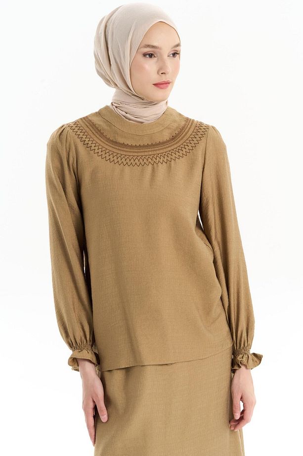 Nakış Detaylı Bluz Etek Takım - Camel - 6