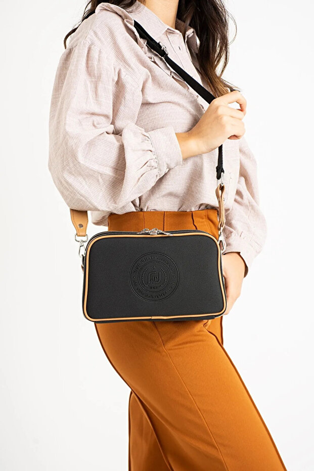 Stylish Shoulder Bag with Adjustable Strap Suitable for Women's Daily Use Size: 26 X 16 cm