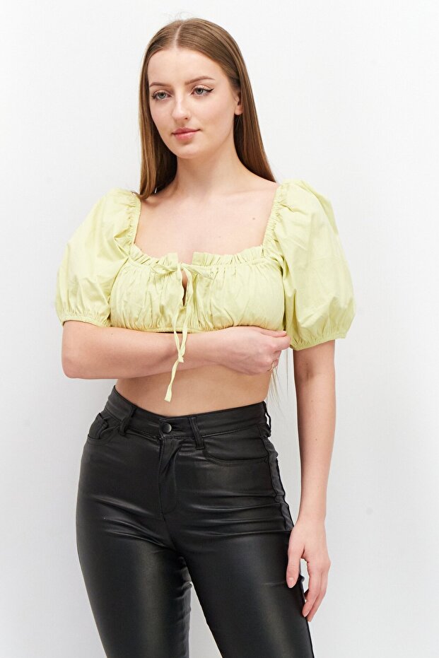 Women Square Neck Puffed Sleeve Plain Crop Top, Green
