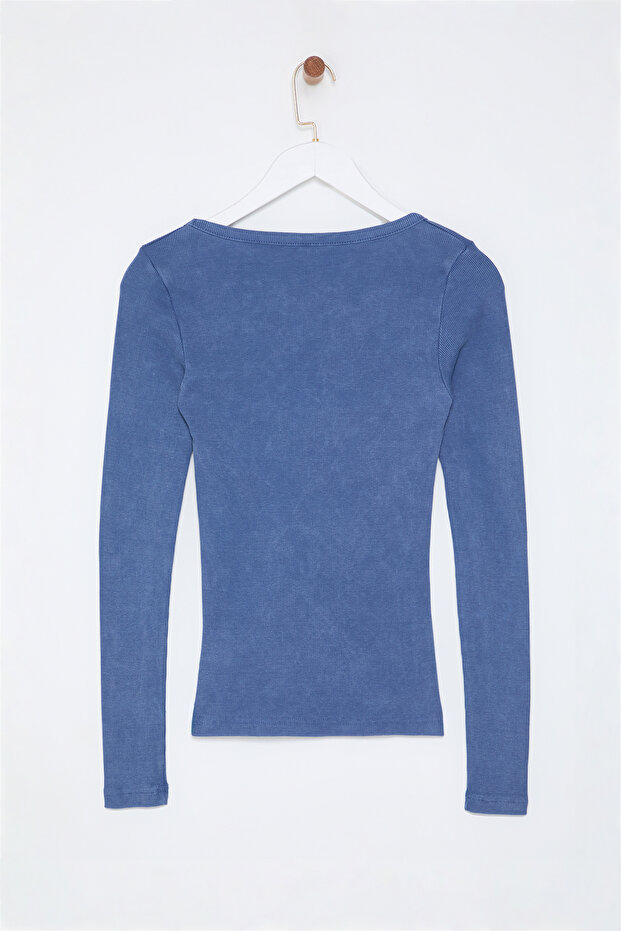 Indigo Eskitme/Soluk Efektli Fitilli Havuz Yaka Vücuda Oturan Pamuklu Örme Bluz TWOAW24BZ00301 - 6