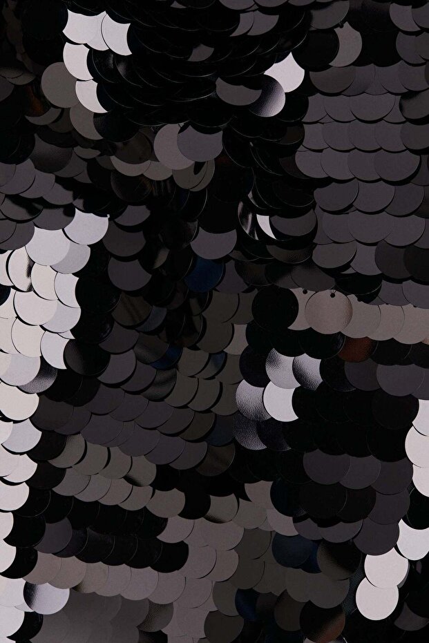 فستان قصير مرصع بالترتر - 2