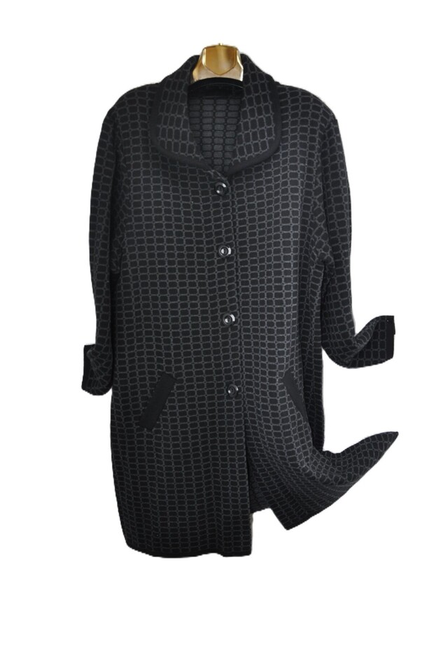 Copy - Oversized Buttoned Thick Cardigan Coat