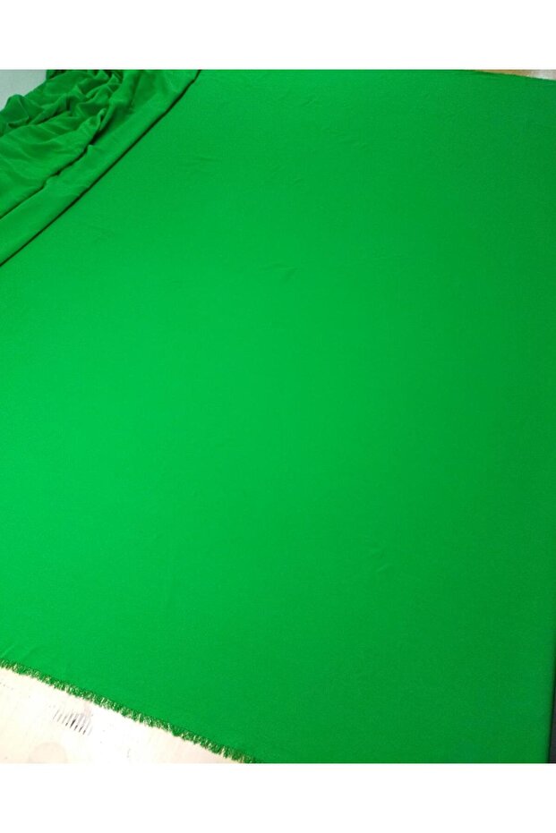 Green Fine Crepe Vivid Templar - 150cm X 160cm