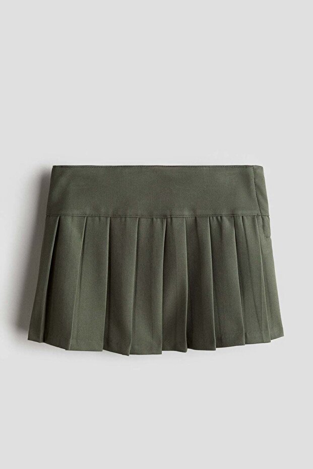 Pleated twill skirt