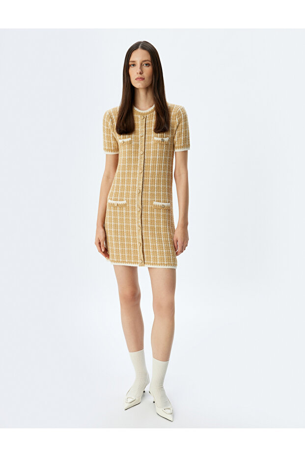 Comfortable Fit Short Sleeve Round Neck Pocketed Buttoned Mini Knitwear Dress