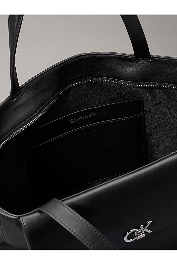 CK MEDIUM SHOPPER W/POCKET - 6