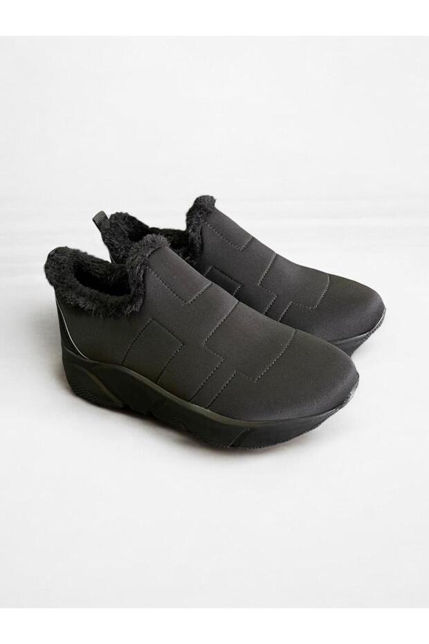 Parachute Fabric Winter Women's Black Color Sports Shoes with Feather Inside