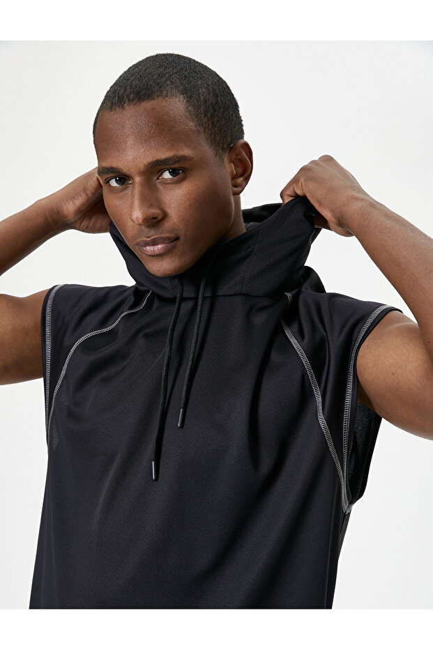 Hooded Sport Athlete Short Sleeve with Stitching Detail
