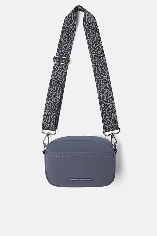 Değiştirilebilir askılı çapraz çanta - 5