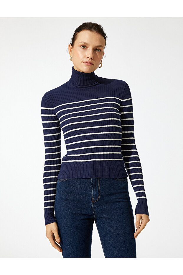Ribbed Turtleneck Sweater - 3