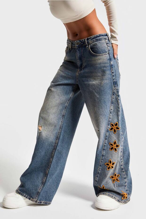 Women's T.Jeans Color Floral Embroidery Loose Fit Design Denim