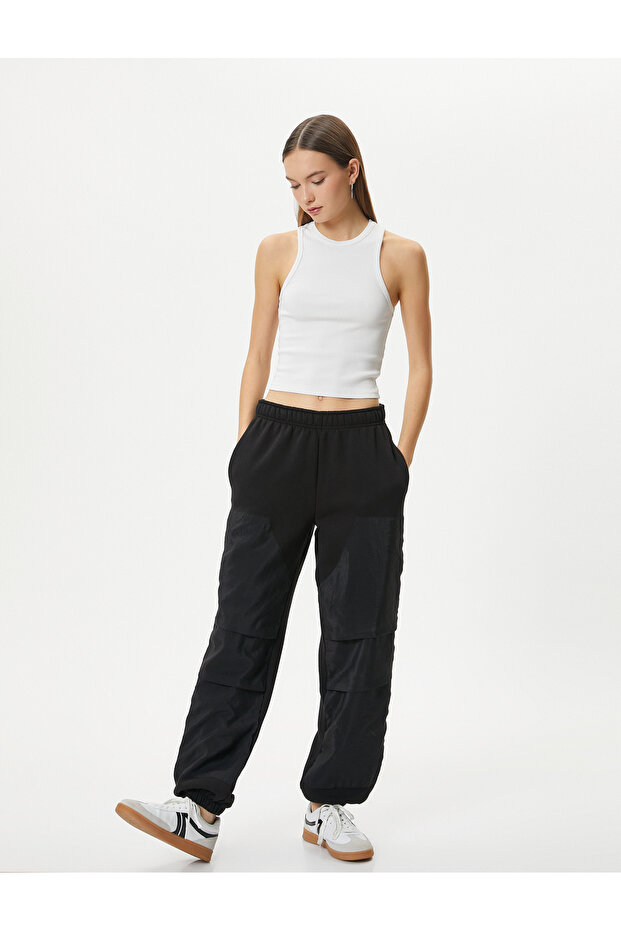Jogger Sweatpants Parachute Fabric Detailed Pocket Comfortable Fit