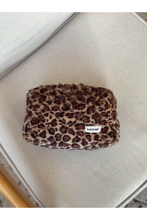 حقيبة مكياج من القطيفة بنقشة الفهد - حجم كبير - 7