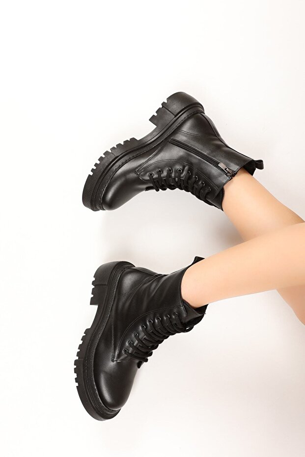 Siyah Dikişli Kadın Postal - 7