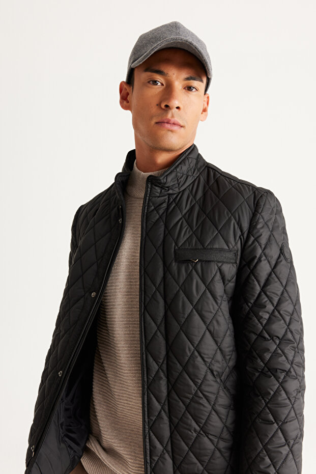 Erkek Siyah Standart Fit Normal Kesim Dik Yaka Kapitone Desenli Overcoat - 4