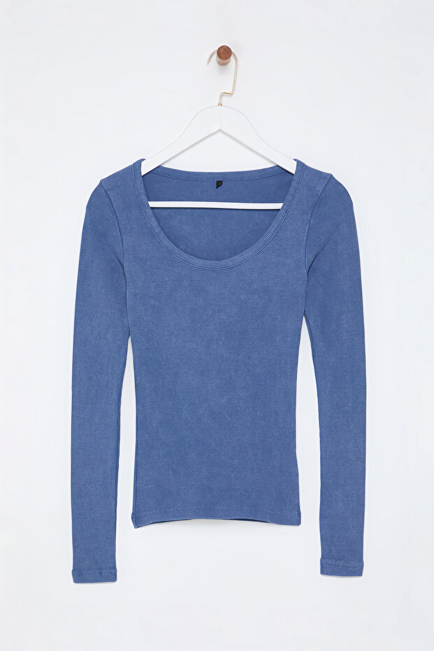 Indigo Eskitme/Soluk Efektli Fitilli Havuz Yaka Vücuda Oturan Pamuklu Örme Bluz TWOAW24BZ00301 - 7