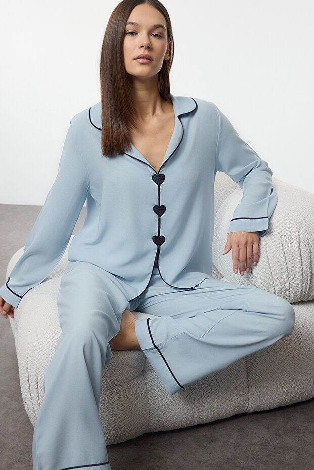 Açık Mavi Kalp Nakışlı Biyeli Viskon Dokuma Pijama Takımı THMAW25PT00179 - 1