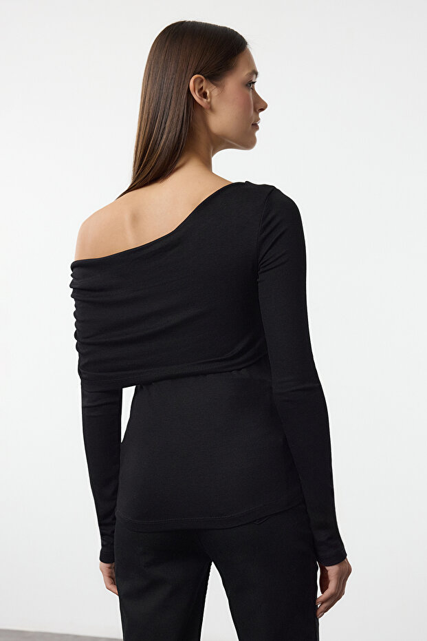 Siyah Asimetrik Yaka Fitted/Vücuda Oturan Esnek Örme Bluz TWOAW25BZ00262 - 5