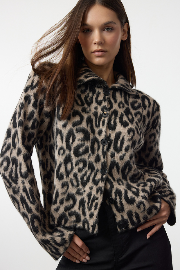 Kahverengi Leopar Desenli Polo Yaka Triko Hırka TWOAW25HI00360 - 1