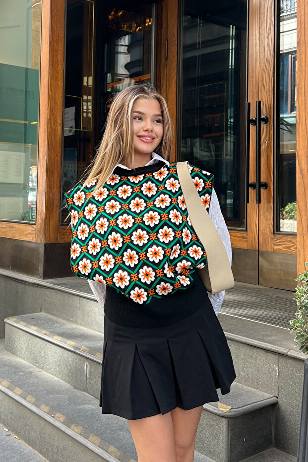 Black Floral Patterned Pullover - 3