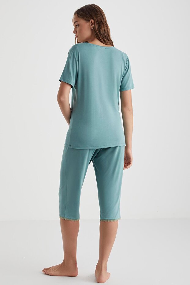 Capri Suit with Soft Texture - 4