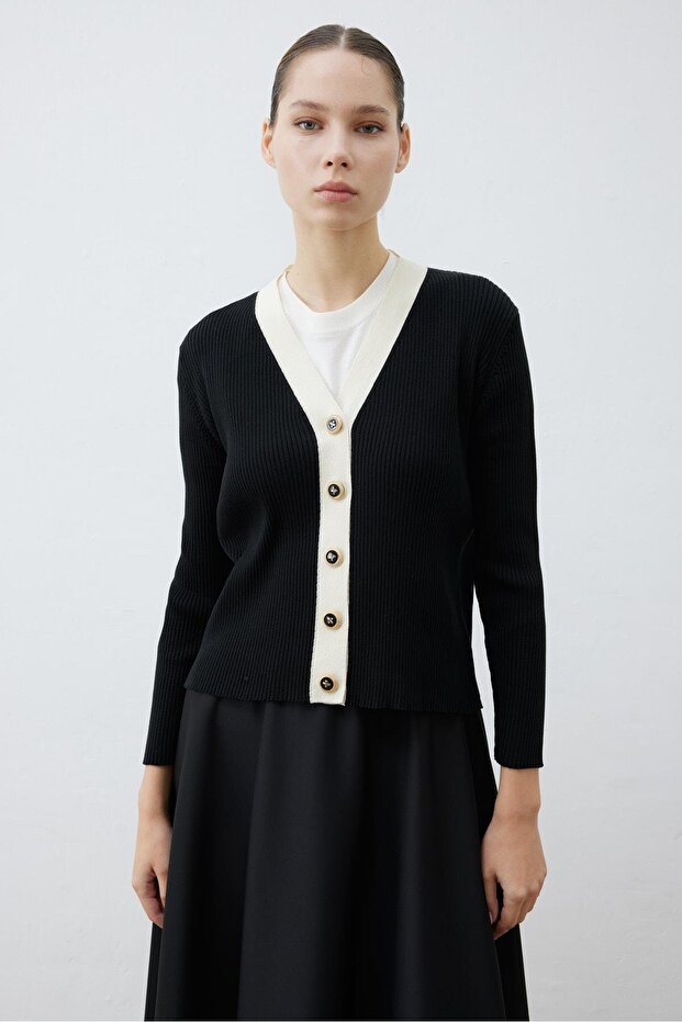 Black Line 2 Color Knitwear Cardigan