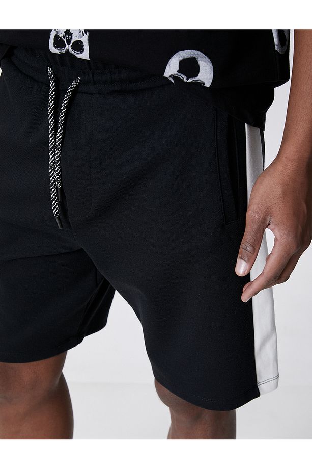 Basic Bermuda Şort Beli Bağcıklı Şerit Detaylı Cepli - 5