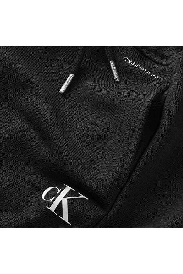 بنطال كابري بحزام خصر مطبوع عليه الأحرف الأولى - 4