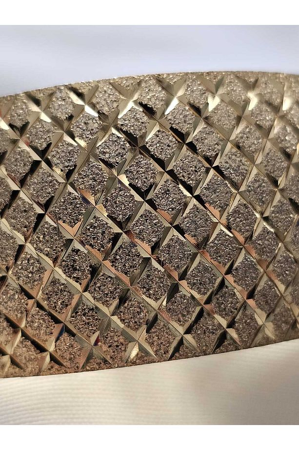 22K Altın Kaplama Parlak Taş Baklava Desen Kalın Bilezik - 4