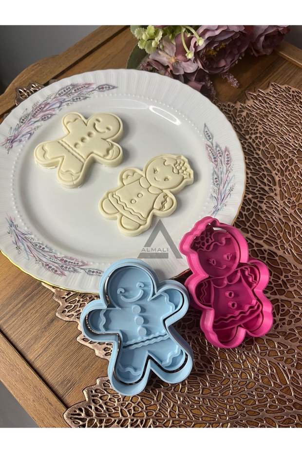 Gingerbread Cookie Man & Cookie Woman - مجموعة قوالب البسكويت (قطعتان)