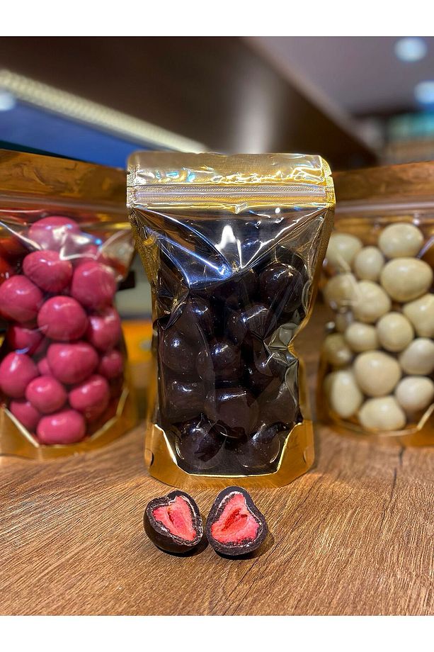 Bolçi Bitter Çikolata Kaplı Dondurulmuş Çilek Draje Net 200g - 1