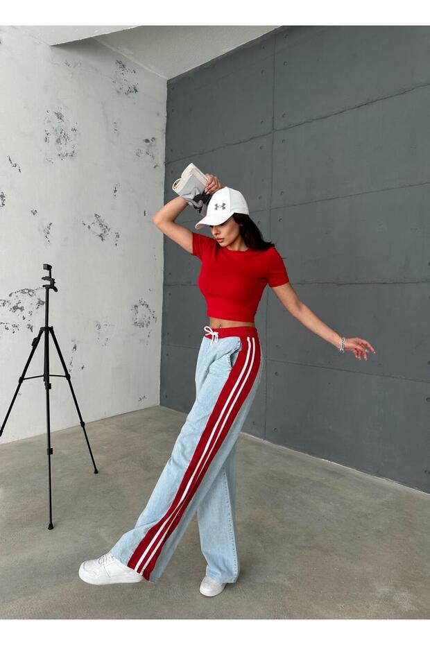 Front and Back Jeans Wide Leg Pants with Red Combed Details