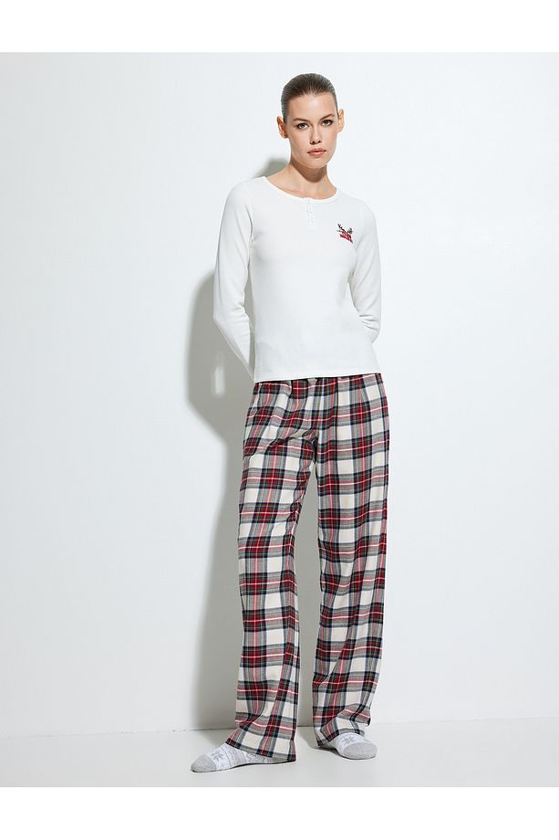 Yılbaşı Temalı Uzun Kollu Bisiklet Yaka Pamuklu Pijama Üstü - 1
