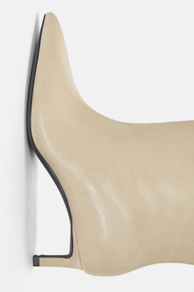 Sivri burunlu ve topuklu çizme - 3