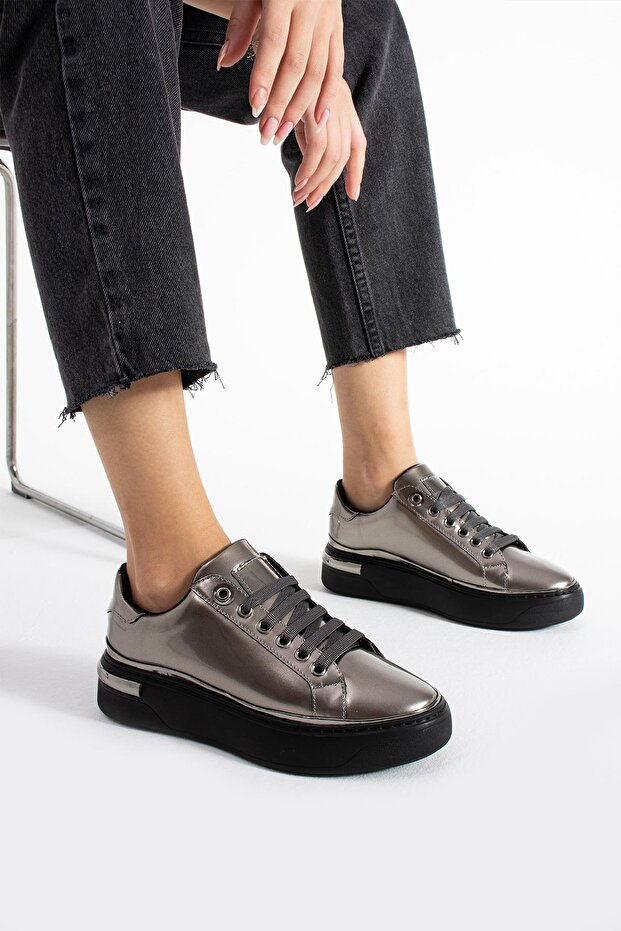 Women's Platinum Patent Leather Thin Stripe Detailed Sneakers
