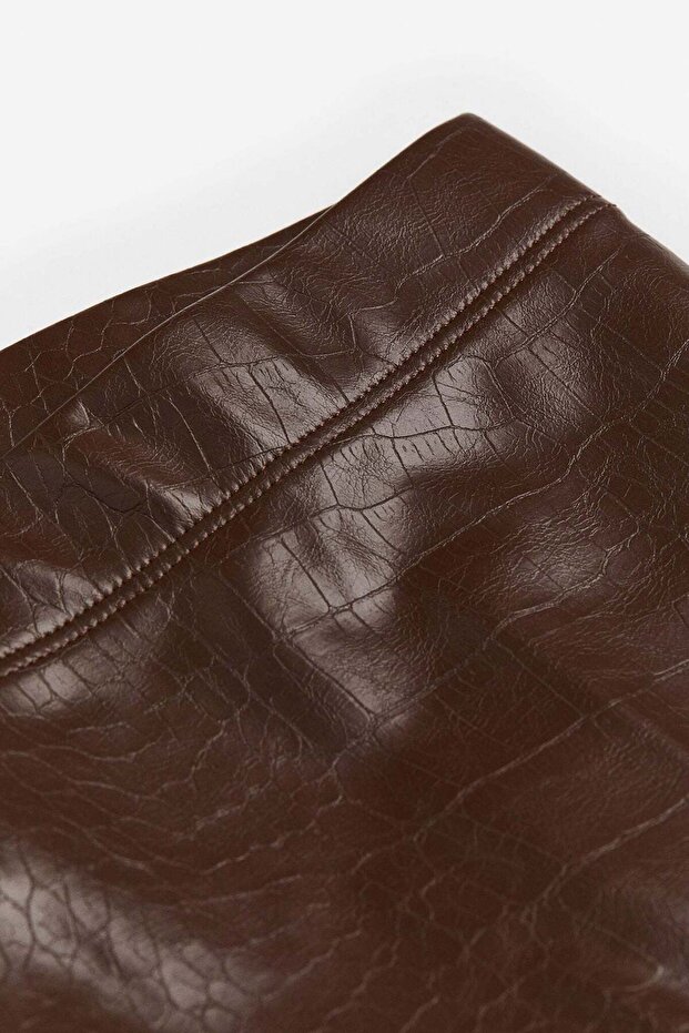 بنطال ضيق بنقشة جلد التمساح - 3