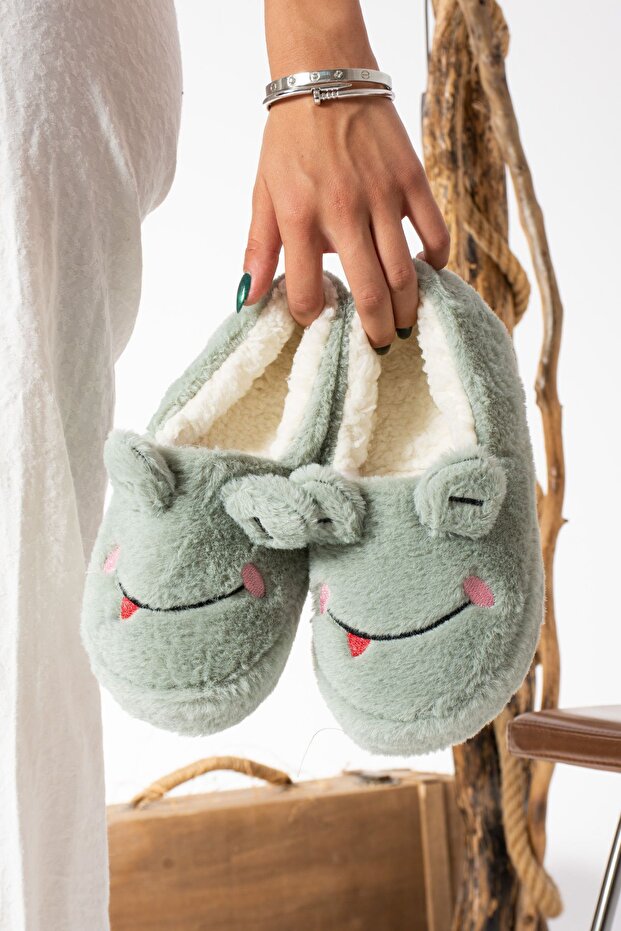 Zimní chlupatá vnitřní protiskluzová podrážka Měkká texturovaná žába vyšívaná dámská domácí obuv Stc1021 - 4