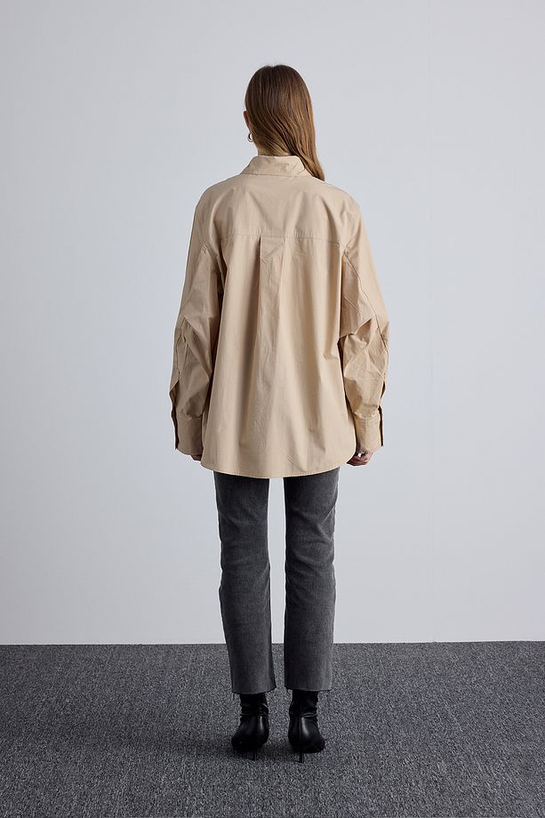 PİLE DETAYLI OVERSIZE GÖMLEK CAMEL - 5