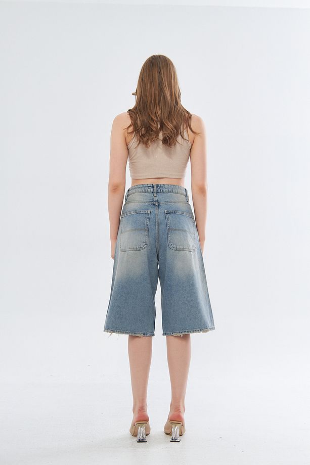 Yan Cep Detaylı Açık Mavi Tint Yıkamalı Denim Kot Şort Geniş Kesim Baggy %100 Koton Kumaş - 4